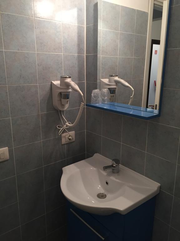Aquarius Rome Bed & Breakfast ภายนอก รูปภาพ